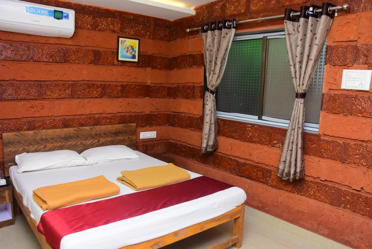 Salt Water Resort Dāpoli 外观 照片