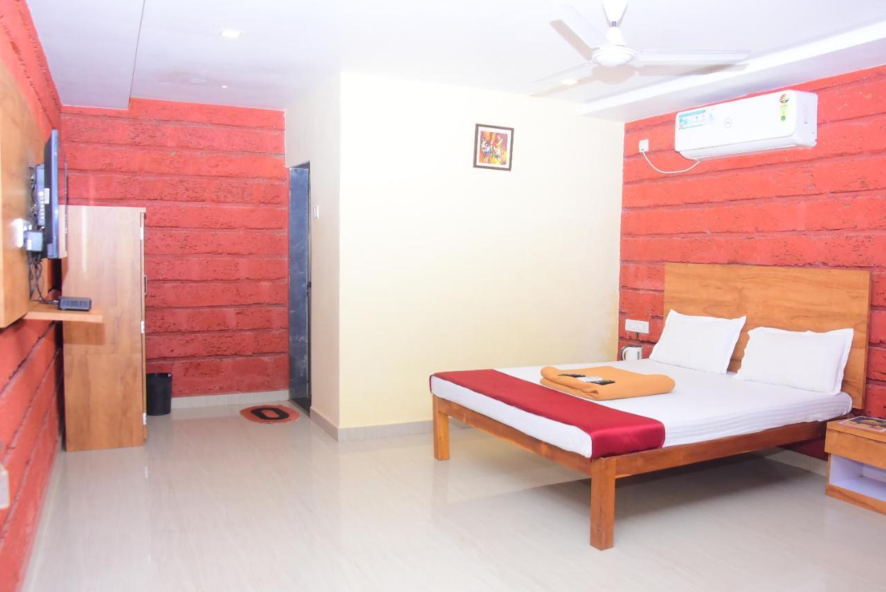 Salt Water Resort Dāpoli 外观 照片