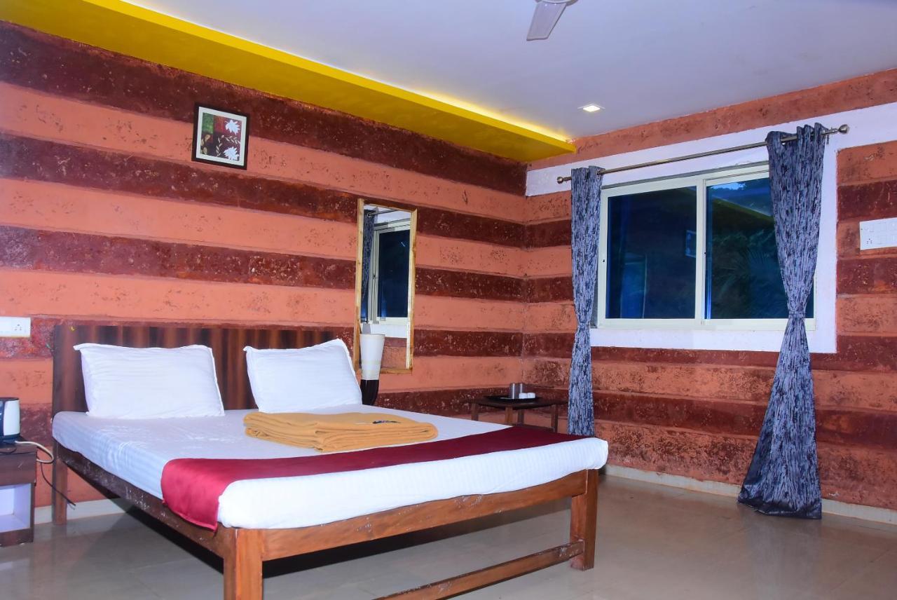 Salt Water Resort Dāpoli 外观 照片