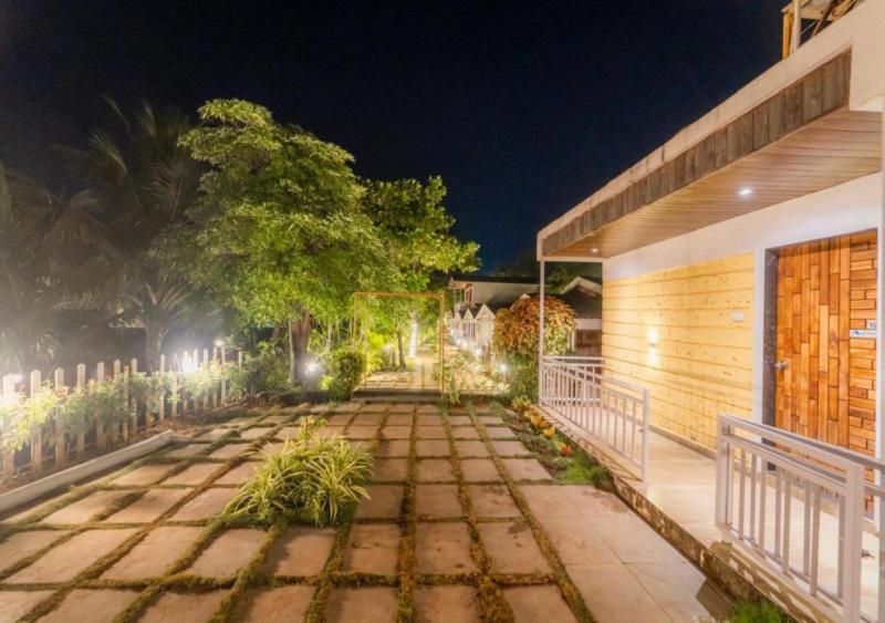 Salt Water Resort Dāpoli 外观 照片